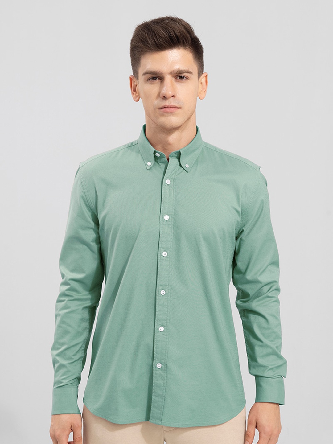 

Snitch Green Classic Slim Fit Cotton Cotton Casual Shirt