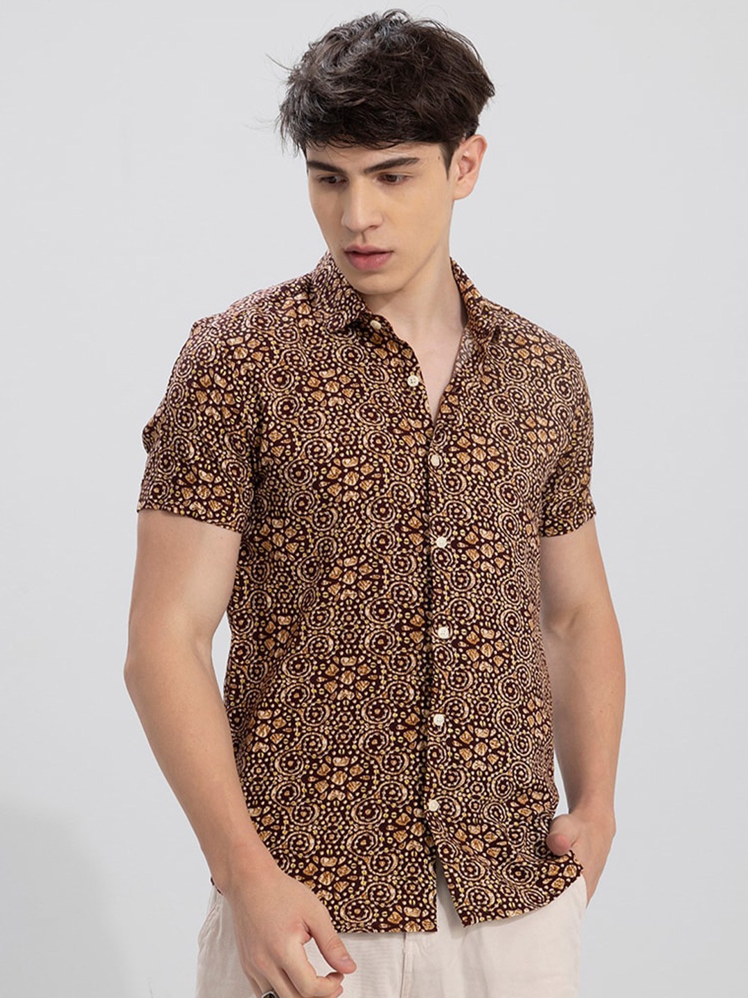 

Snitch Men Brown Classic Slim Fit Opaque Printed Casual Shirt