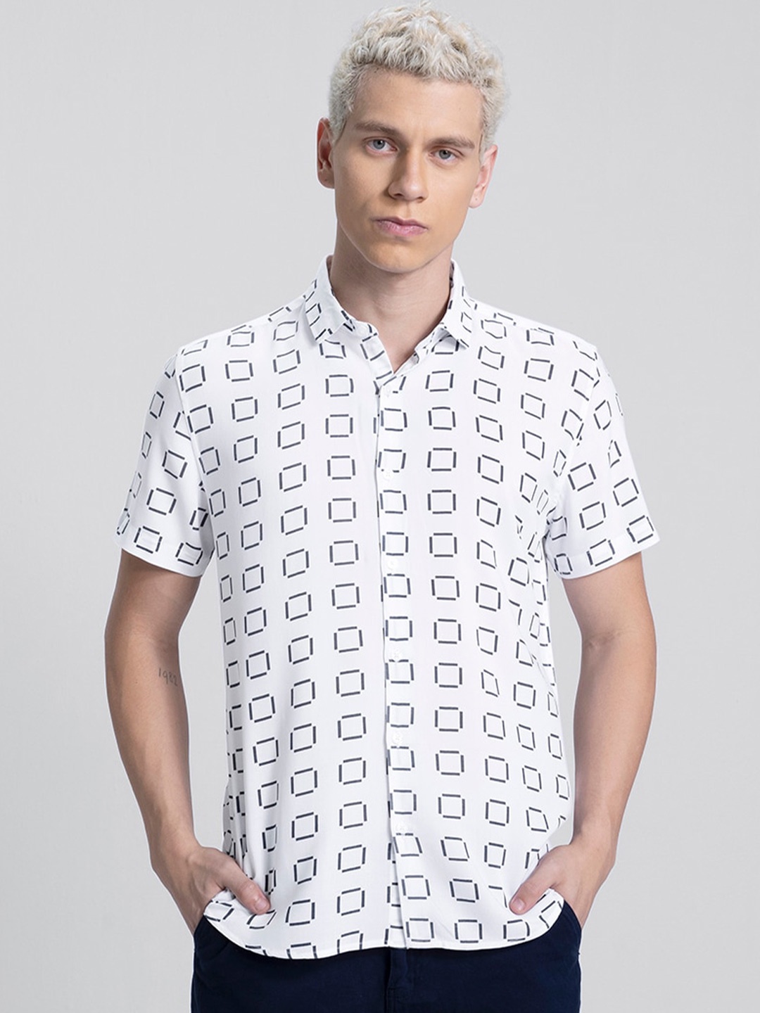 

Snitch Monochrome Classic Conversational Printed Casual Shirt, White