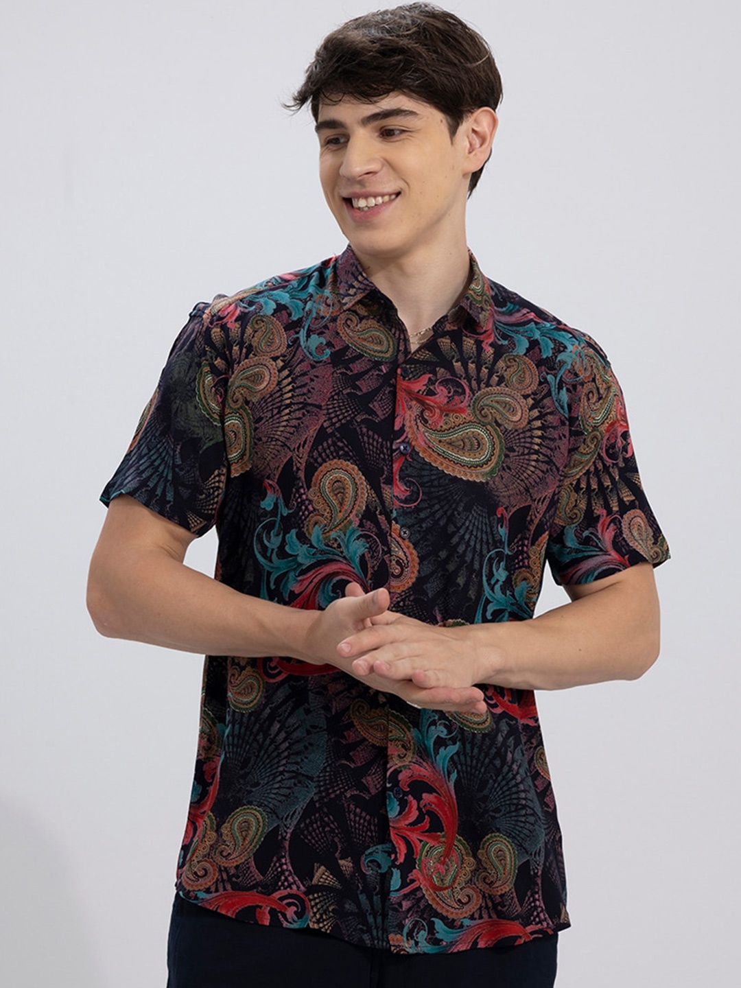 

Snitch Red And Black Classic Ethnic Motifs Printed Casual Shirt