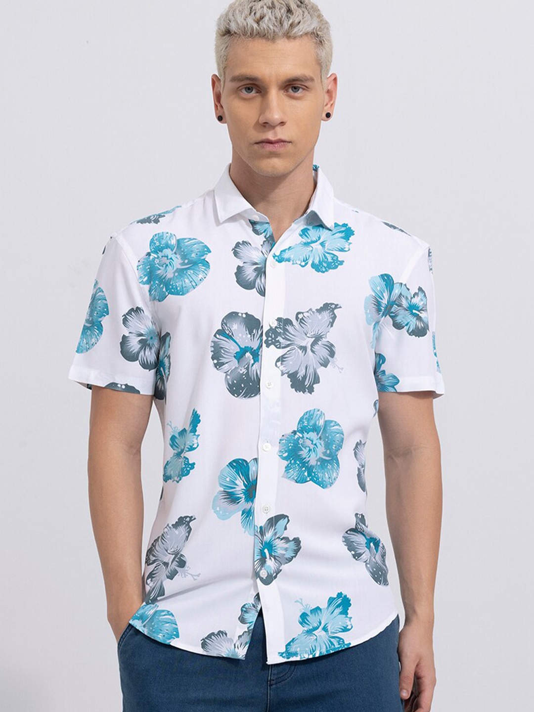 

Snitch Blue Classic Slim Fit Floral Printed Casual Shirt
