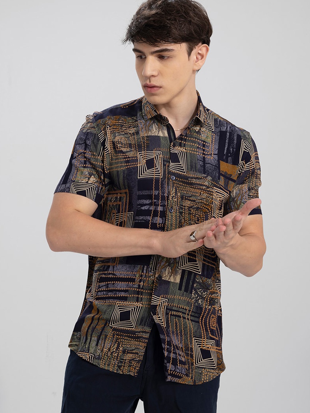 

Snitch Green Classic Slim Fit Printed Casual Shirt