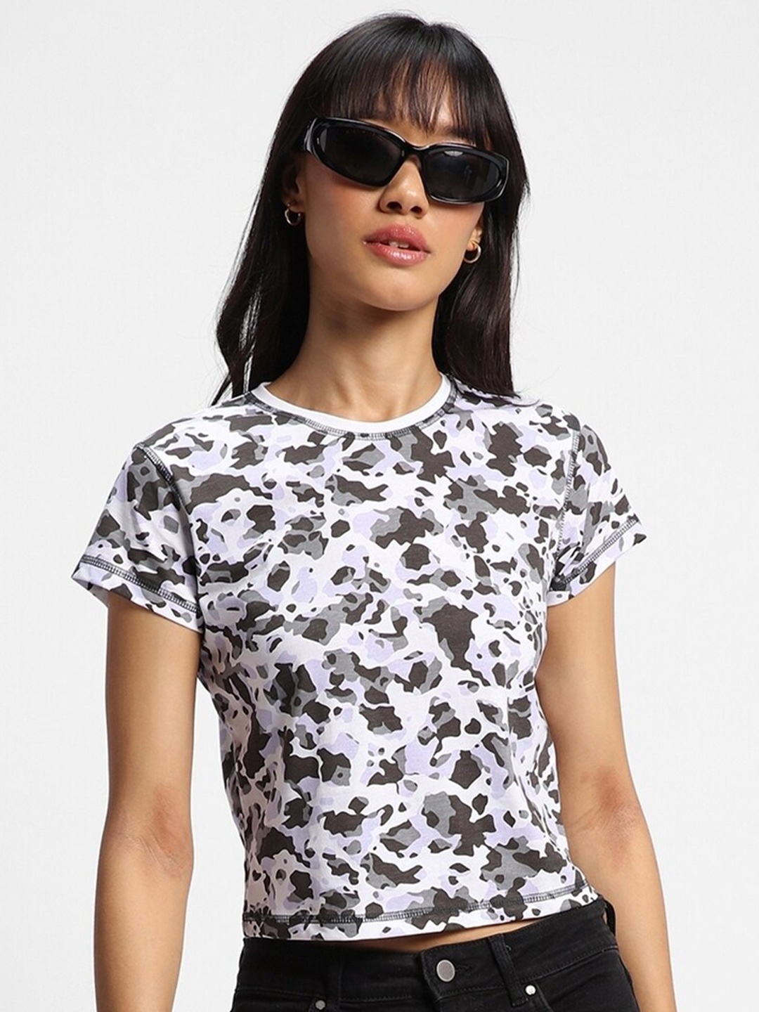 

Bewakoof Women All Over Printed Slim Fit Top, White
