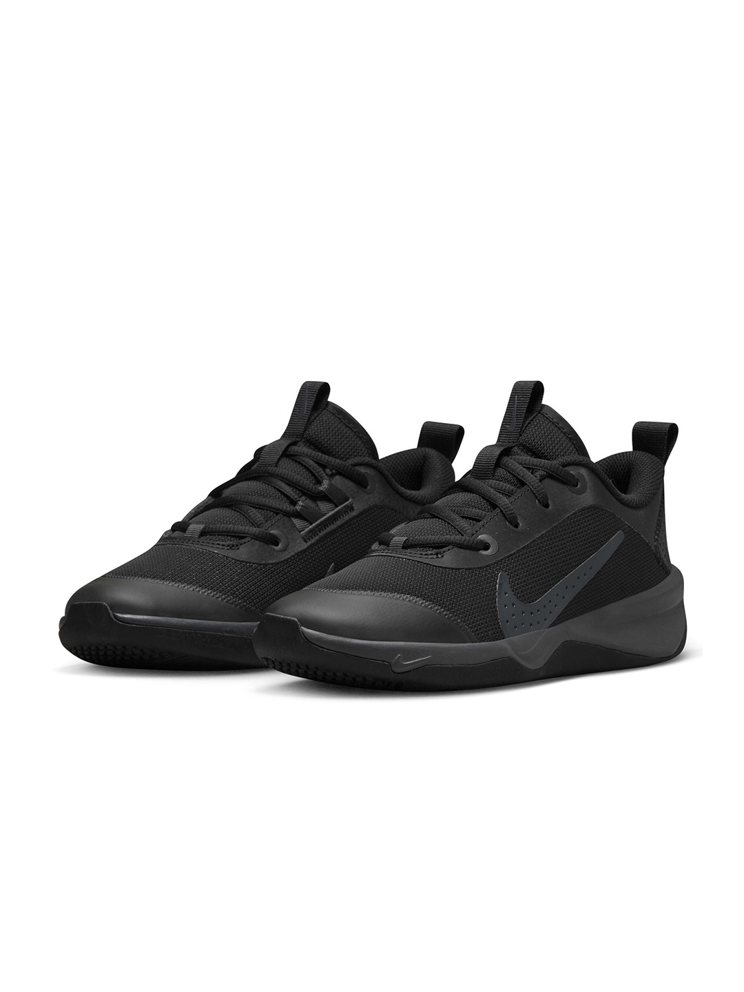 

Nike Kids Omni Multi-Court Indoor Court Older Shoes, Black