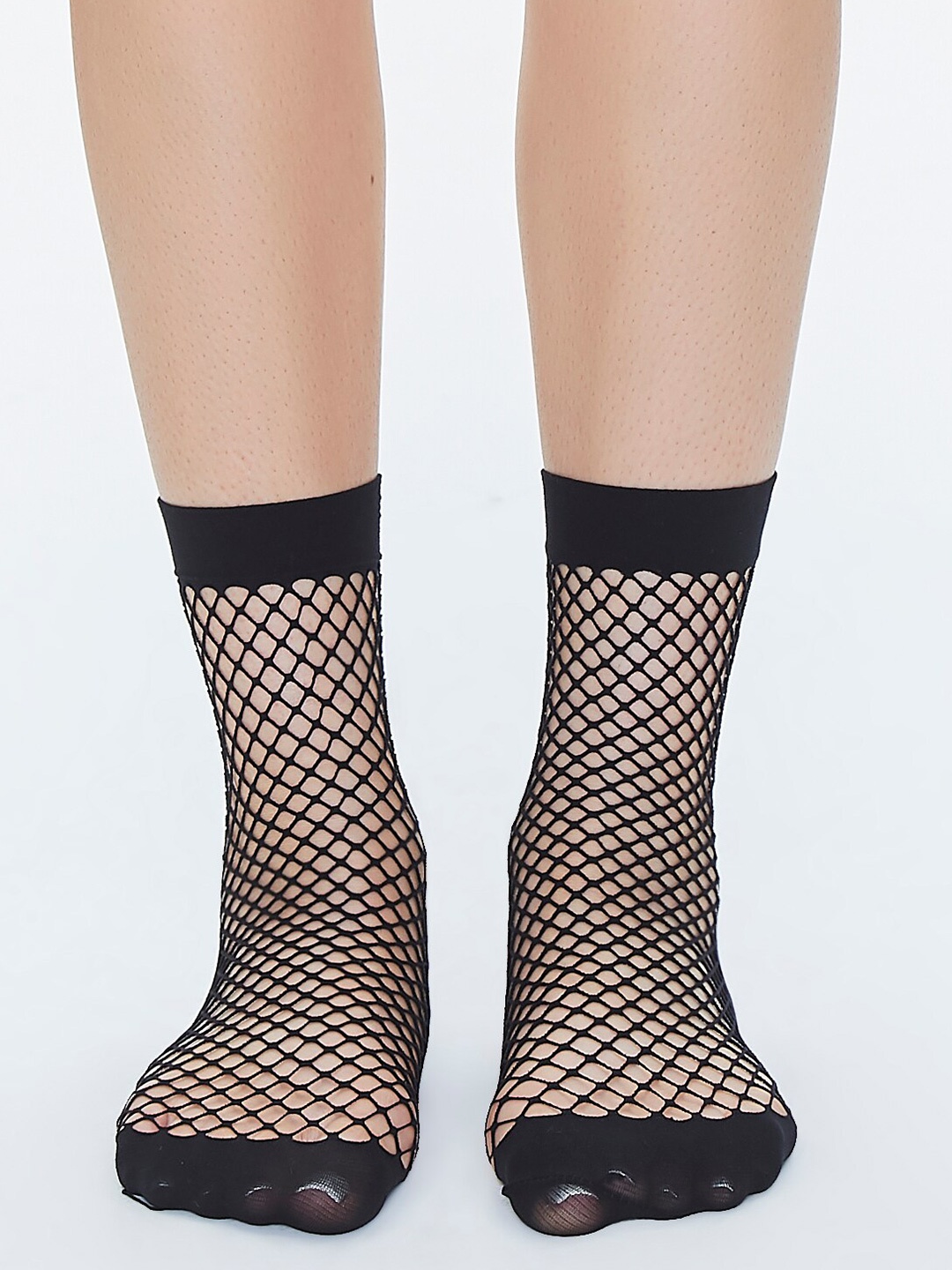 

FOREVER 21 Women Above Ankle-Length Fish-Net Socks, Black