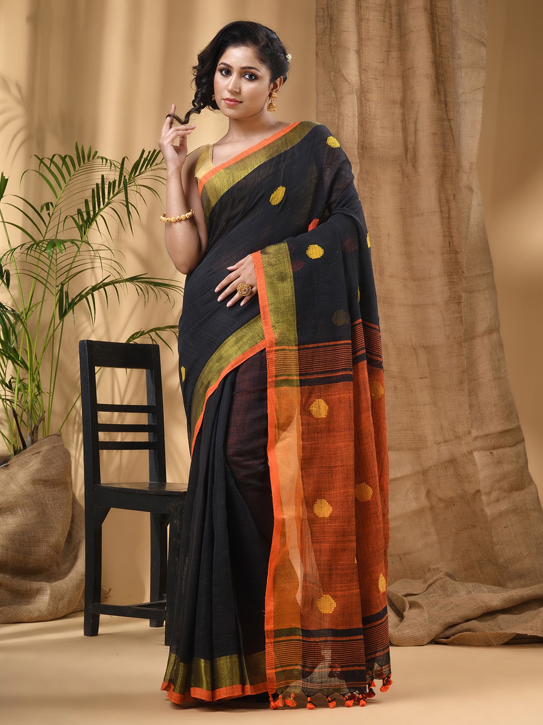 

DESH BIDESH Woven Design Pure Cotton Traditional Khadi Saree, Black