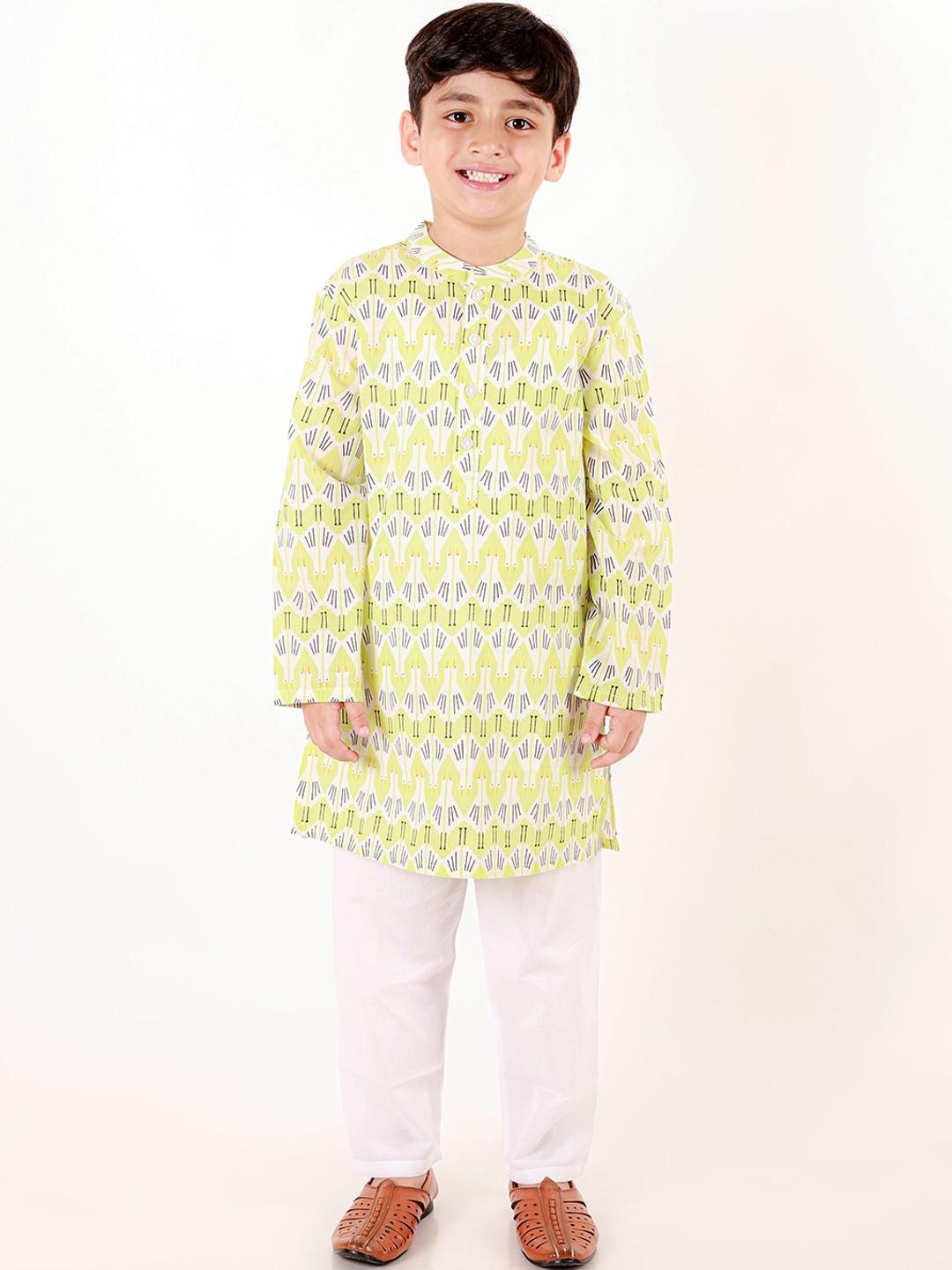 

Ka-mee Boys Printed Regular Pure Cotton Kurta With Pyjamas, Green