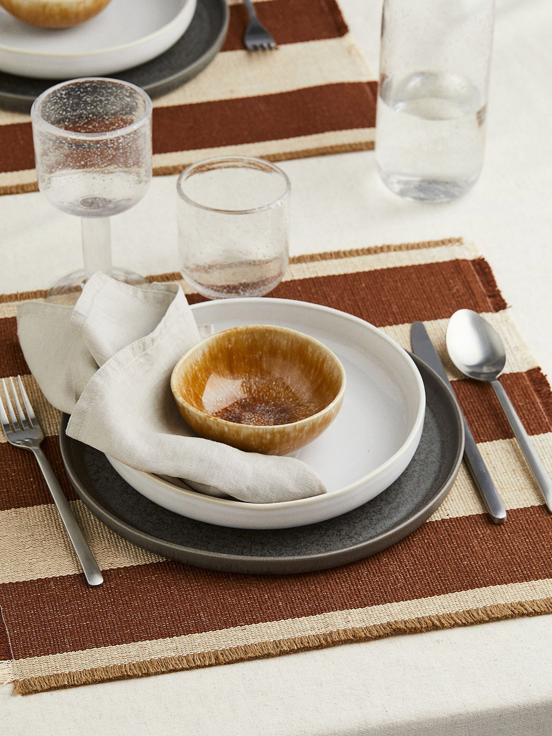 

H&M Brown 2-Pack Jute-Blend Table Mats