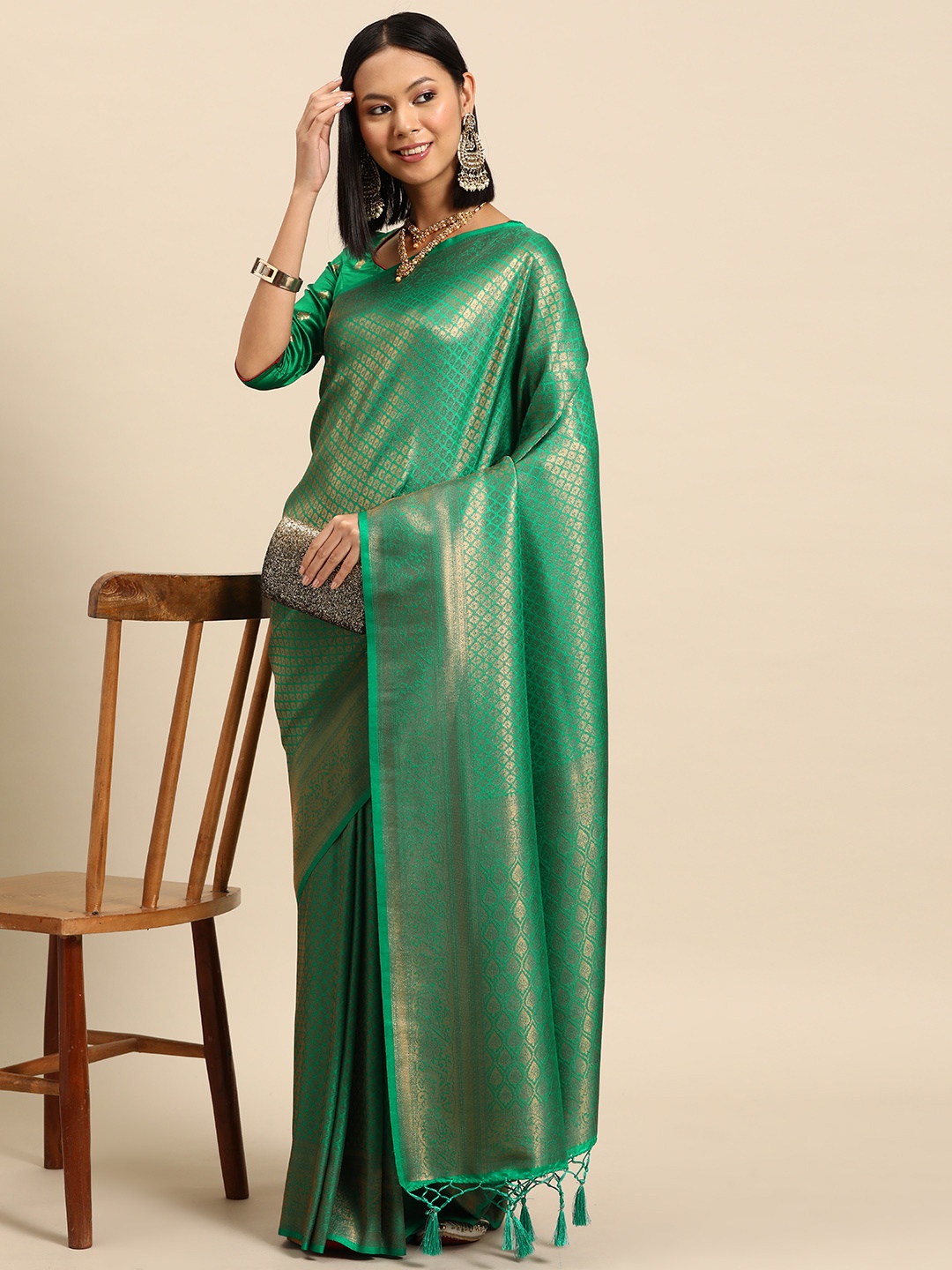 

Chhabra 555 Ethnic Motifs Zari Silk Blend Kanjeevaram Saree, Green