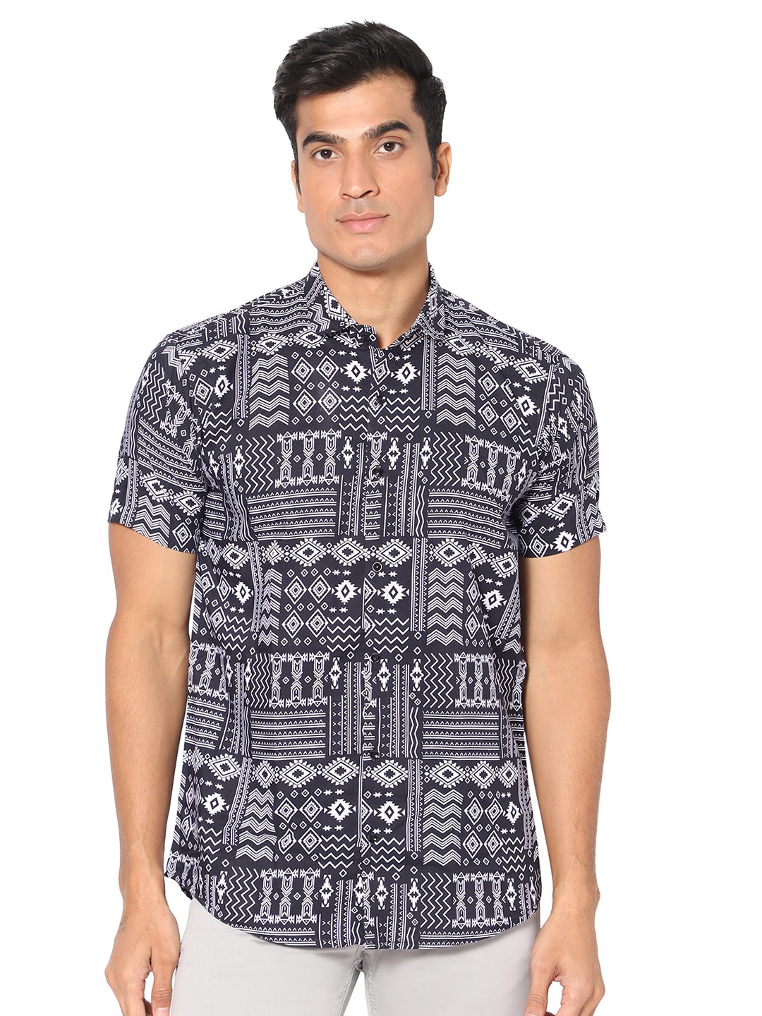 

N AND J Classic Geometric Printed Casual Shirt, Black