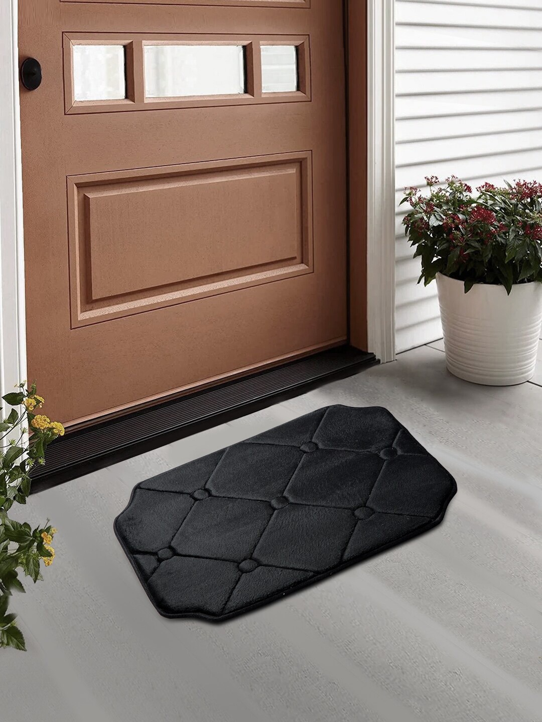 

FABINALIV Black Geometric Anti-Skid Door Mat