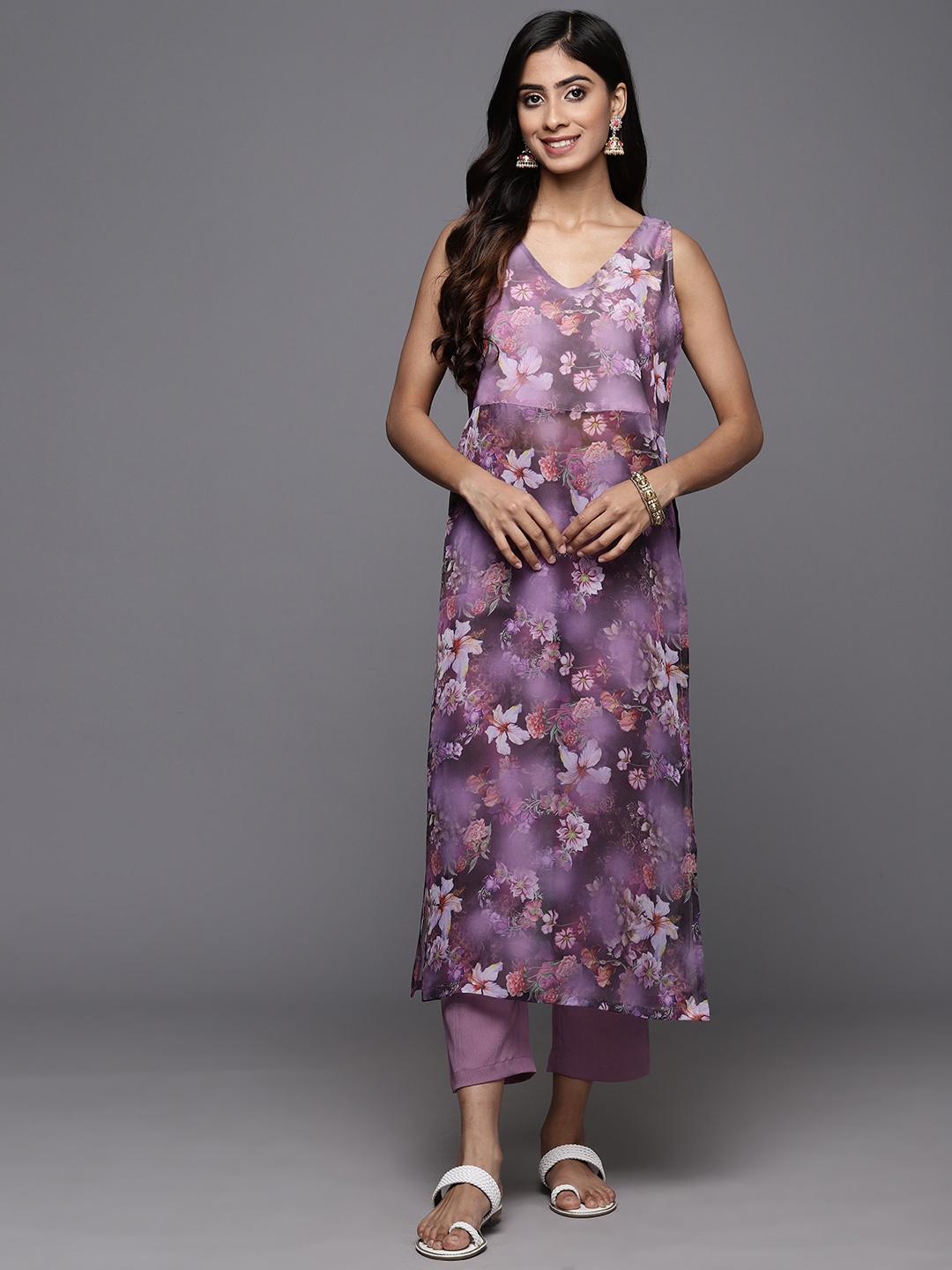 

Varanga Floral Printed Regular Kurta with Trousers, Purple