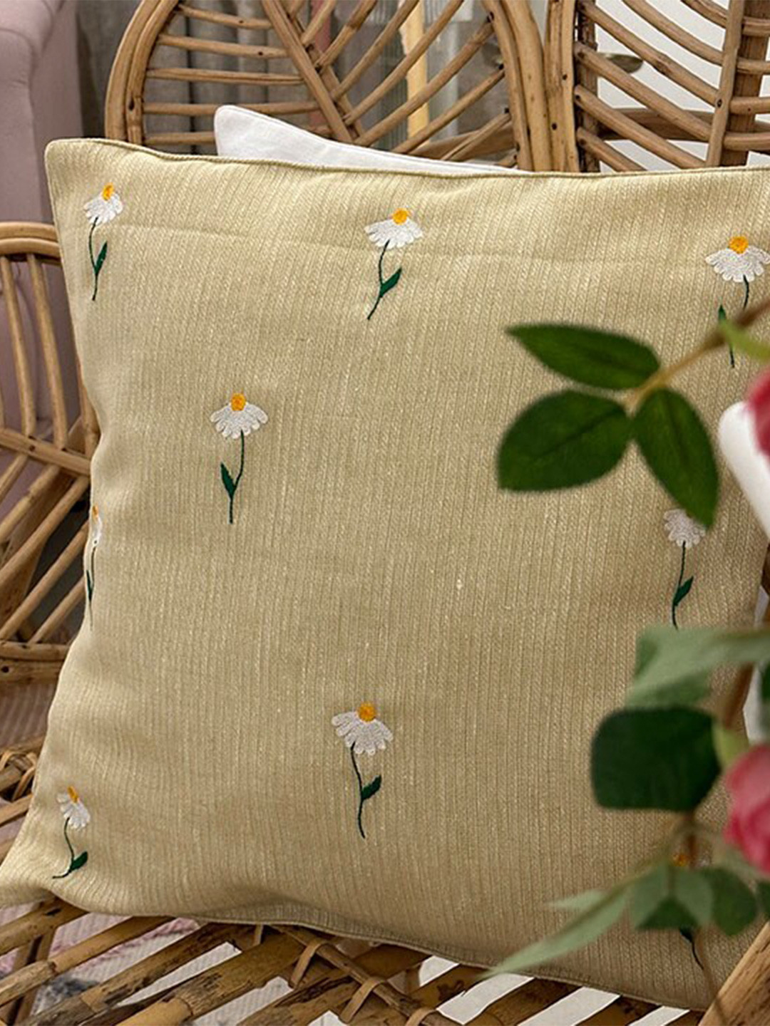 

BandBox Brown & White Floral Cotton Square Cushion Cover