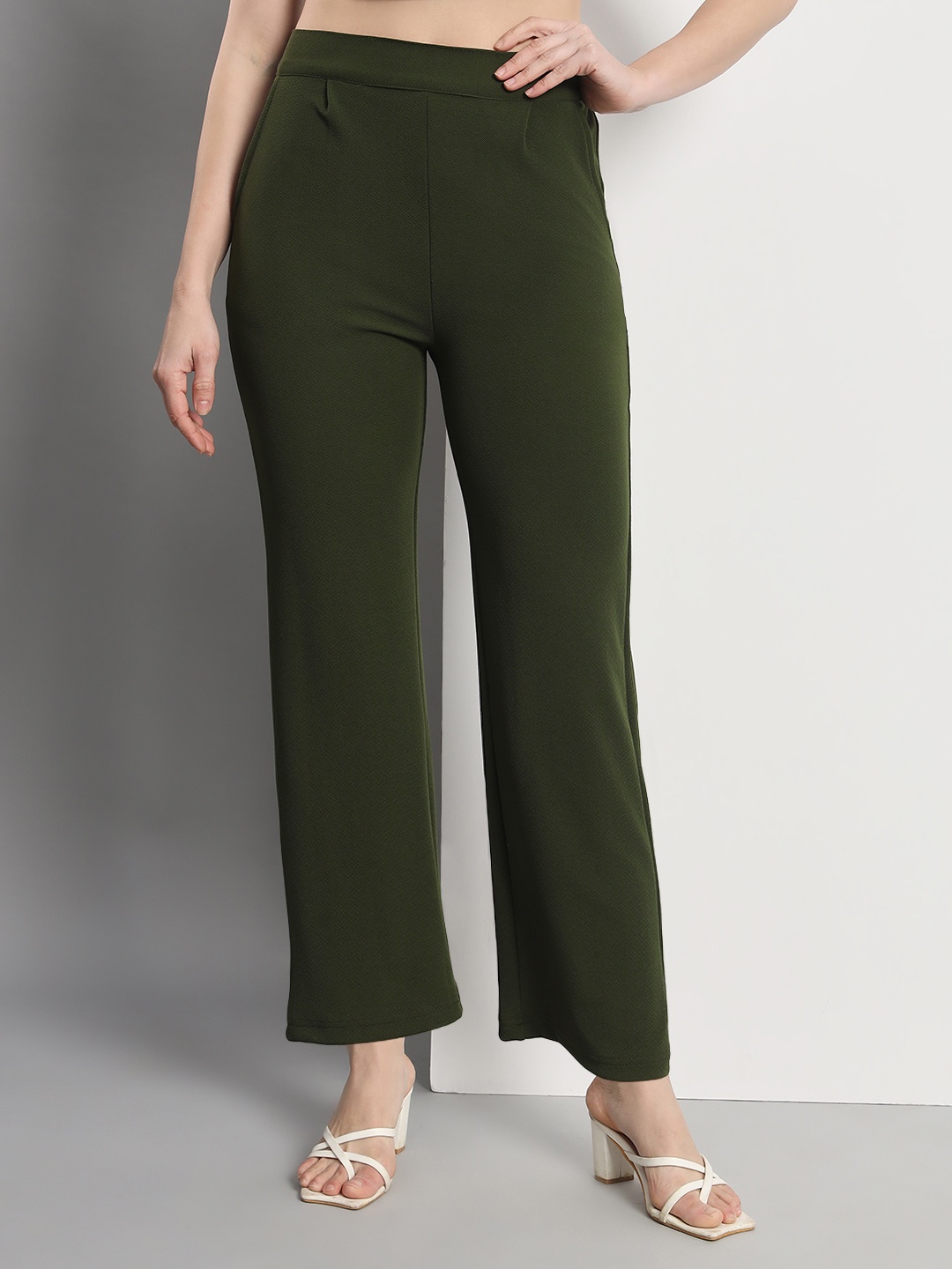 

Q-rious Women Relaxed Flared Pleated Parallel Trousers, Olive