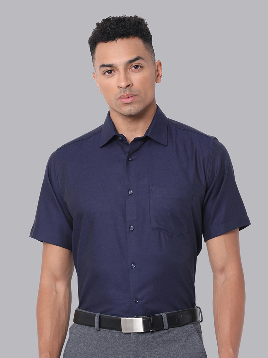 

Van Heusen Opaque Pure Cotton Formal Shirt, Navy blue