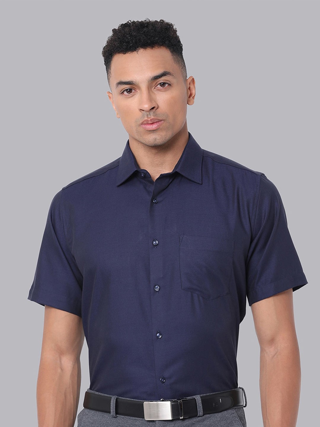 

Van Heusen Spread Collar Pure Cotton Formal Shirt, Navy blue