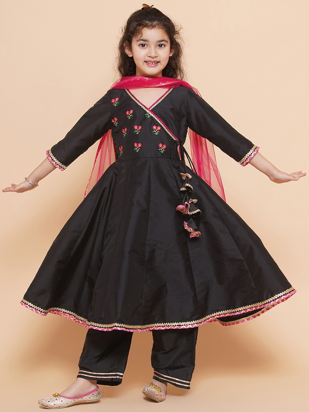 

Bitiya by Bhama Girls Embroidered Angrakha Gotta Patti Kurta With Trousers & Dupatta, Black