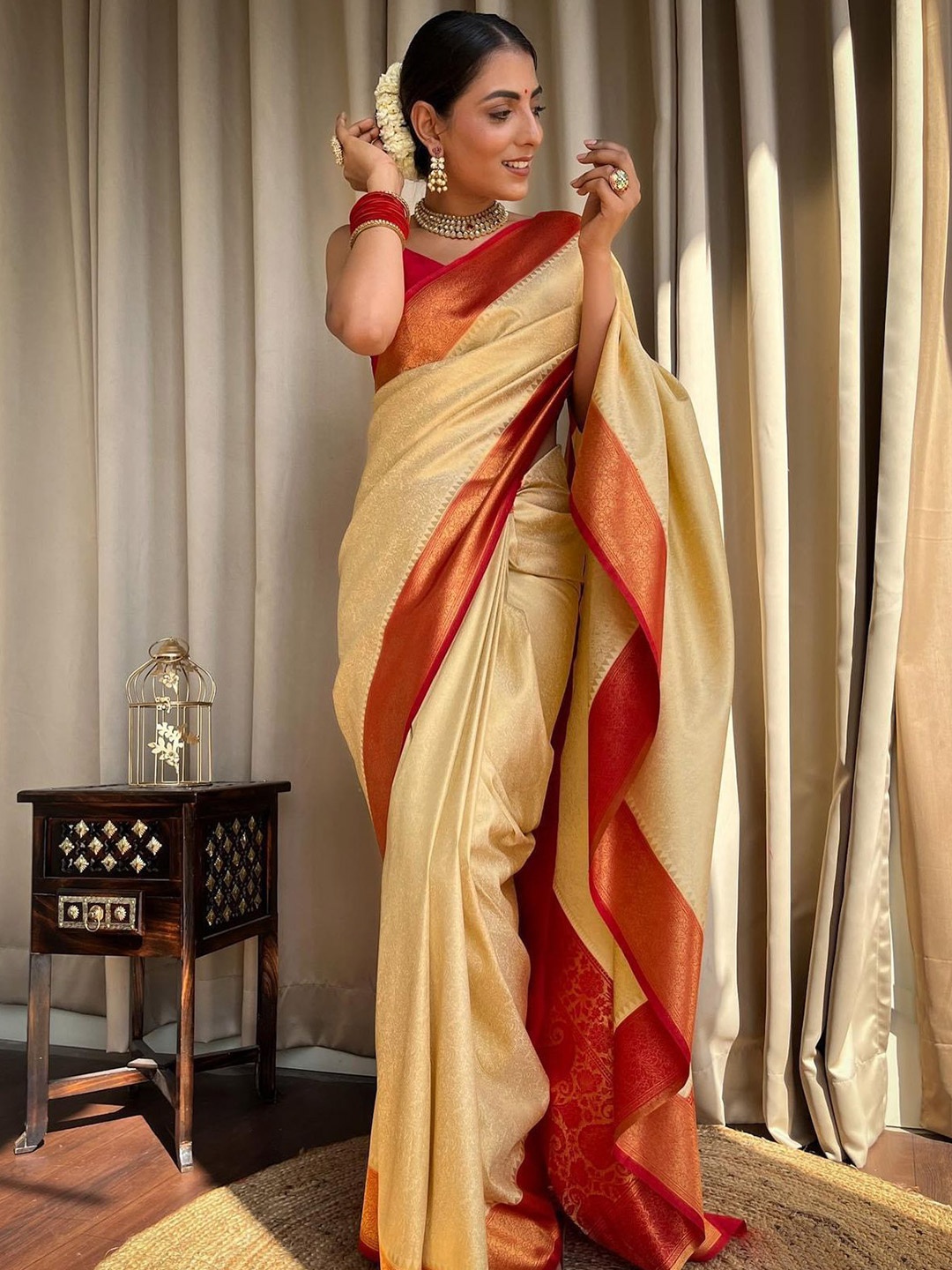 

TIEXA Woven Design Zari Pure Silk Banarasi Saree, Cream