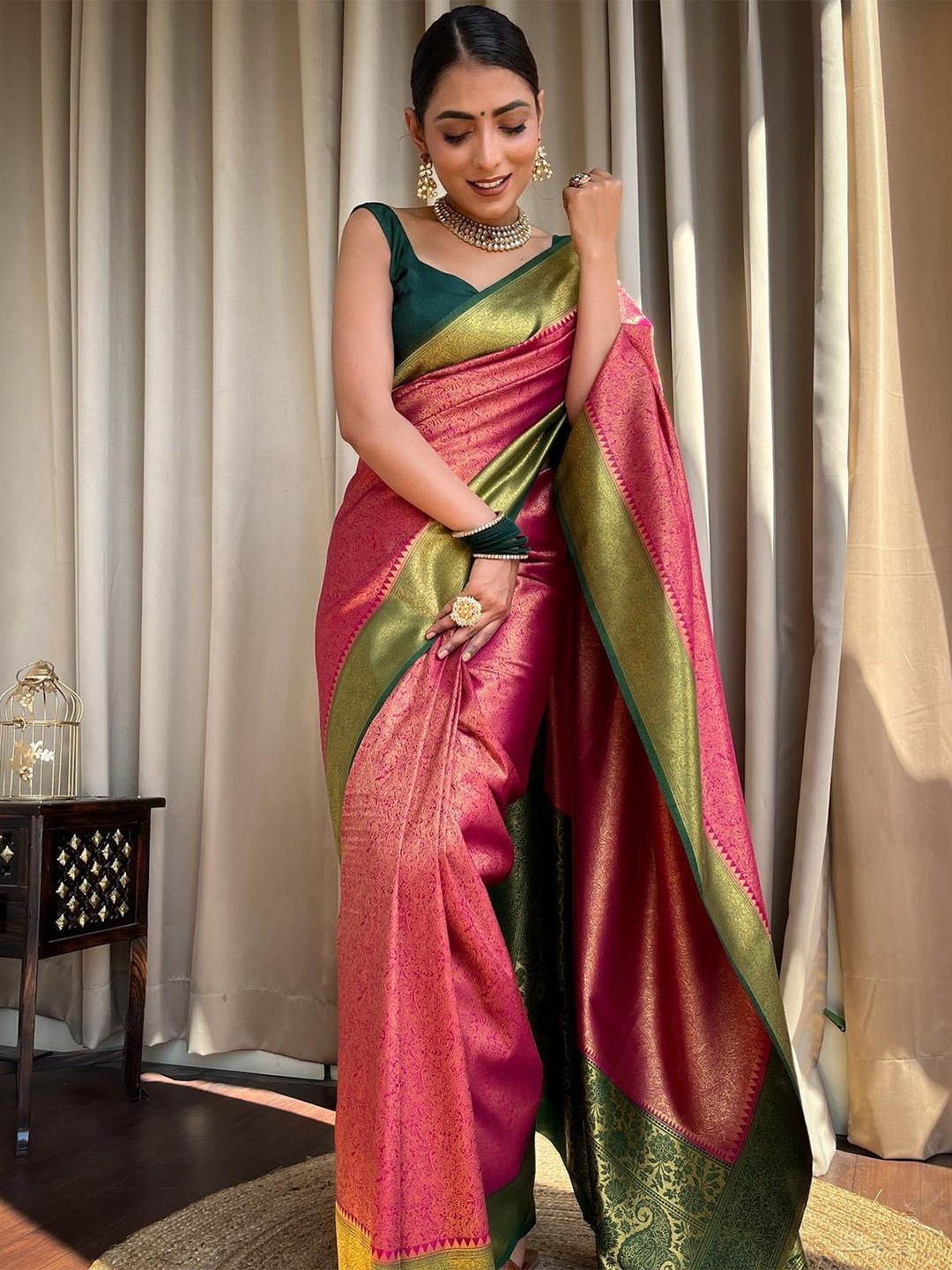 

TIEXA Woven Design Zari Pure Silk Banarasi Saree, Pink