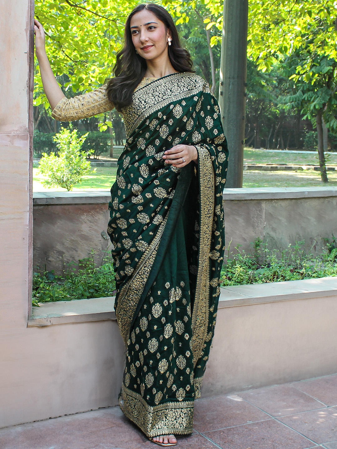 

Libas Ethnic Motifs Zari Silk Blend Saree, Green