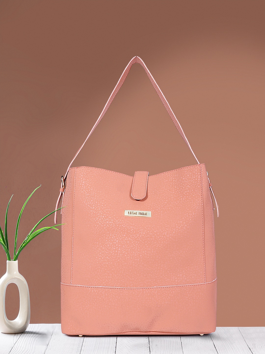 

LEGAL BRIBE Oversized Structured Shoulder Bag, Pink