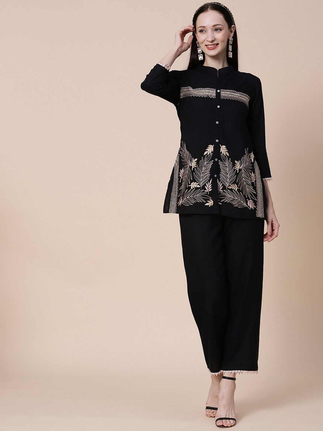 

FASHOR Women Black Embroidered Kurti with Trousers