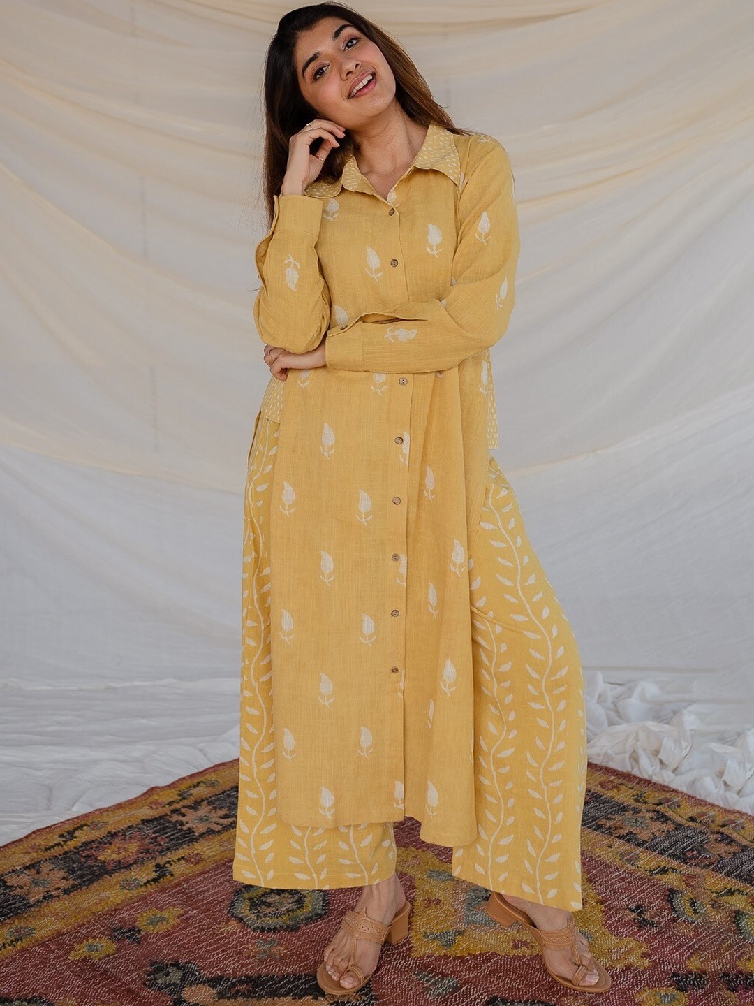 

THE INDIAN ETHNIC CO Ethnic Motifs Printed Kurta Set, Yellow