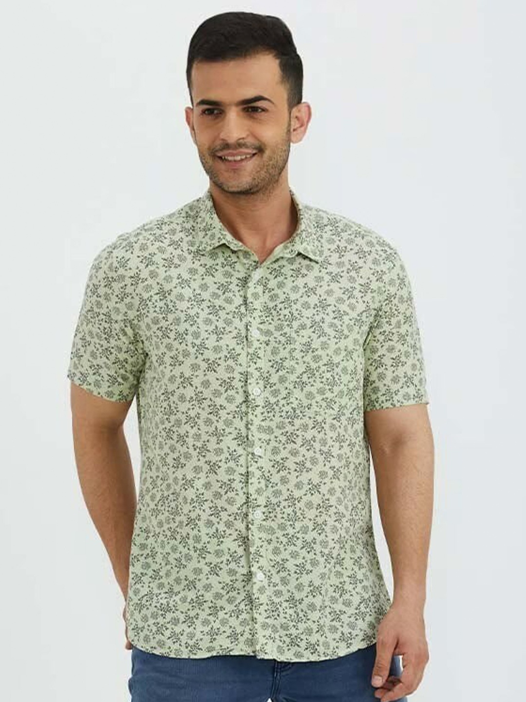 

Indian Terrain Chiseled Slim Fit Floral Printed Pure Cotton Casual Shirt, Green