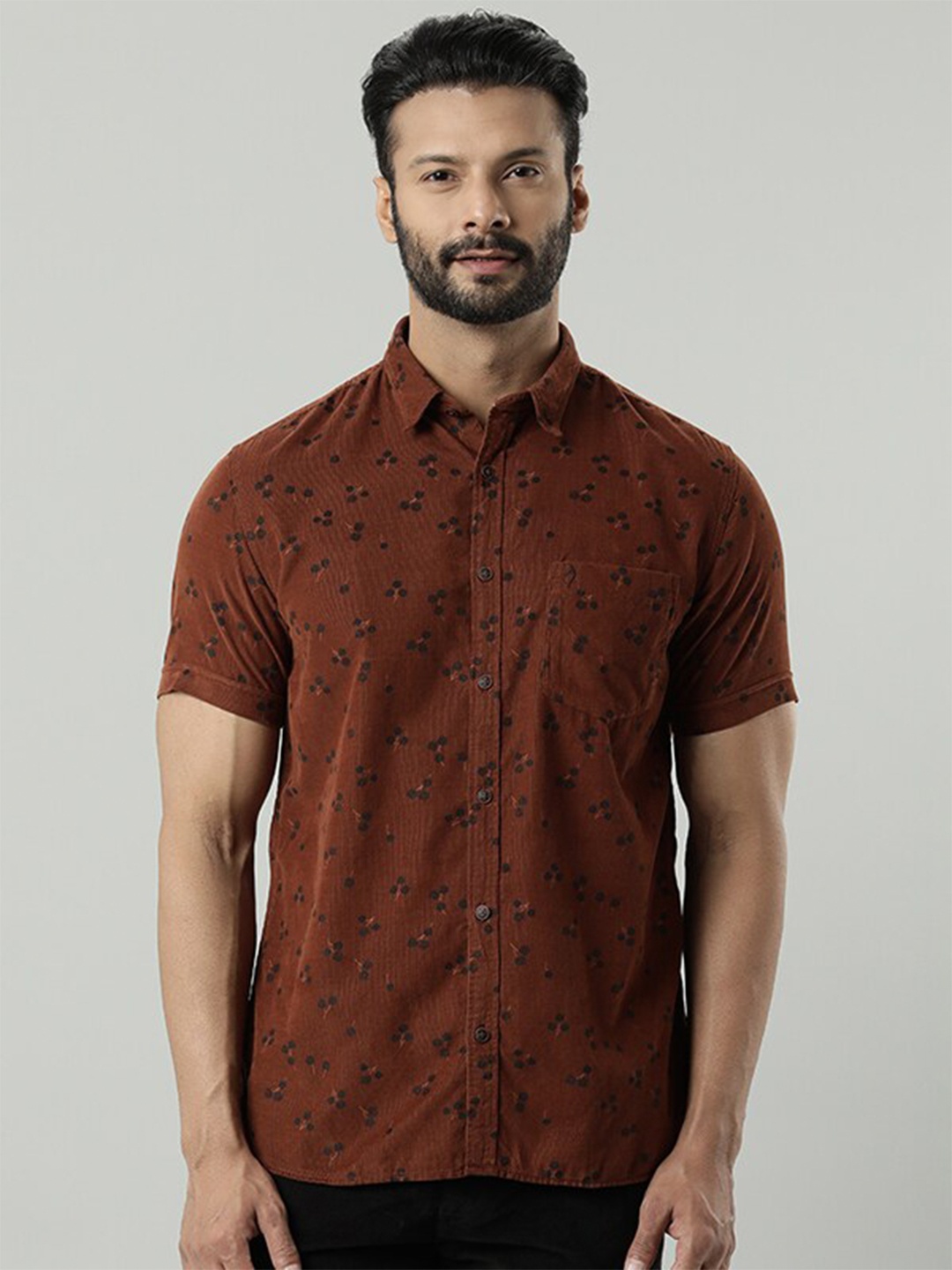 

Indian Terrain Chiseled Slim Fit Floral Printed Pure Cotton Casual Shirt, Brown