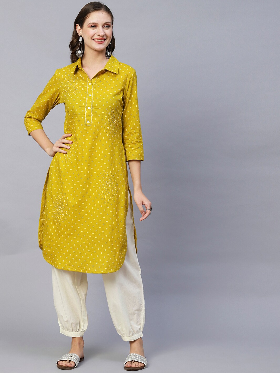 

FASHOR Green Printed Regular Beads and Stones Pure Cotton Kurta with Trousers