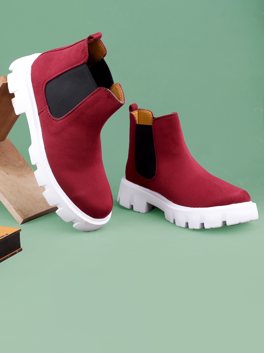 

Bxxy Men Heeled Mid-Top Suede Chelsea Boots, Red