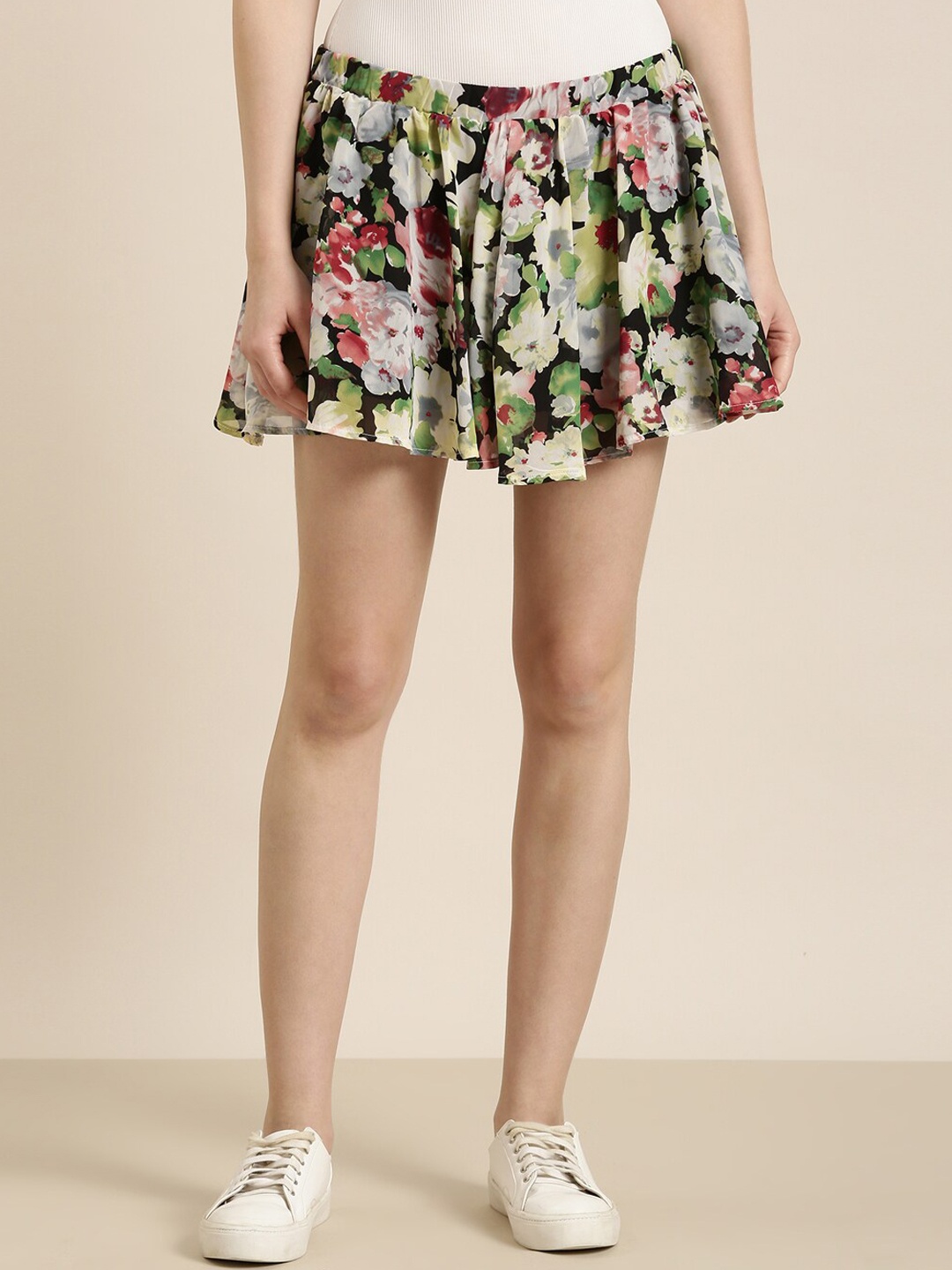 

SHOWOFF Floral Printed Mid-Rise Flared Mini Skirts, Black