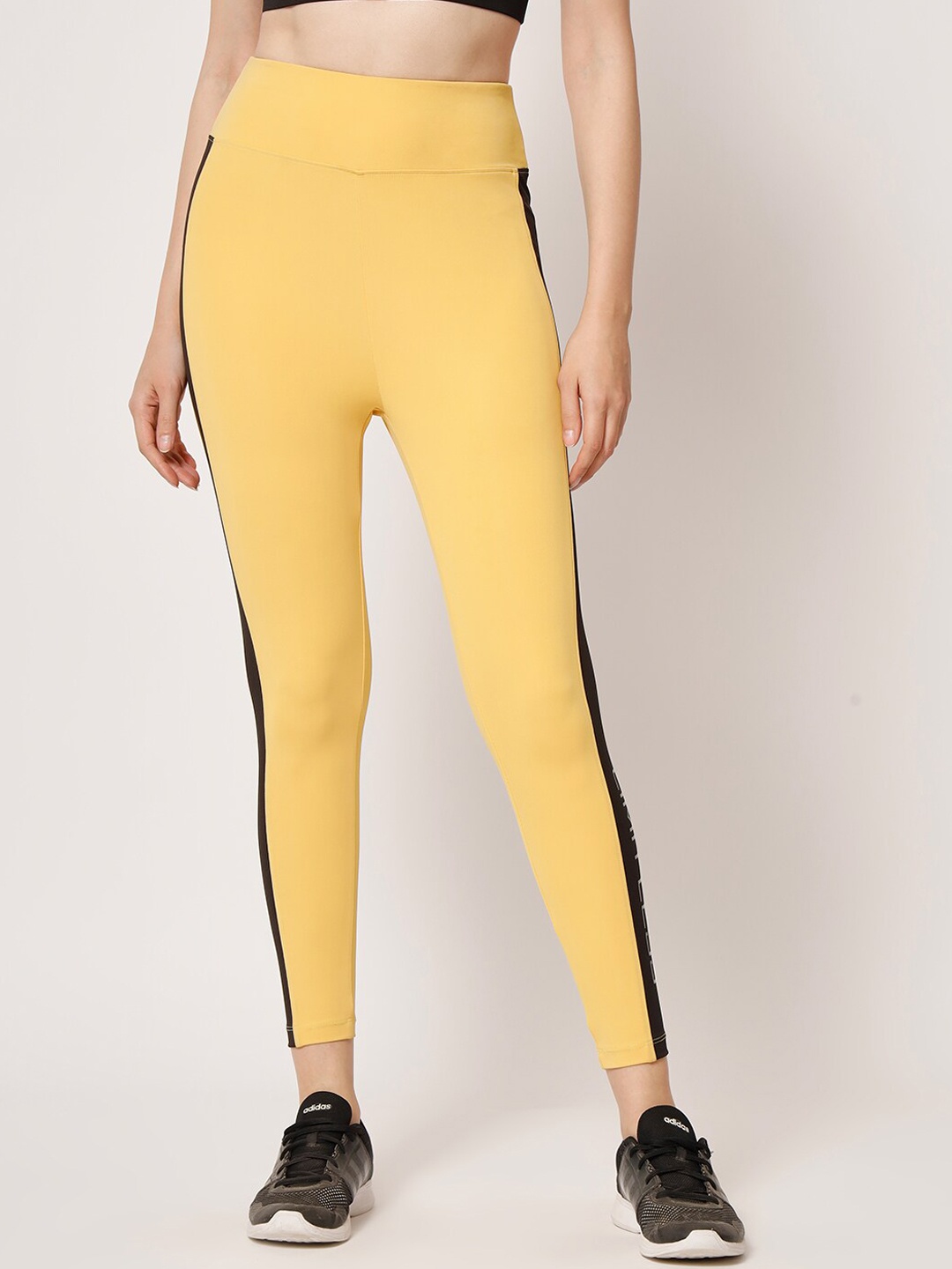 

PERFKT-U Women Colourblocked Slim-Fit Rapid-Dry Ankle-Length Gym Tights, Yellow