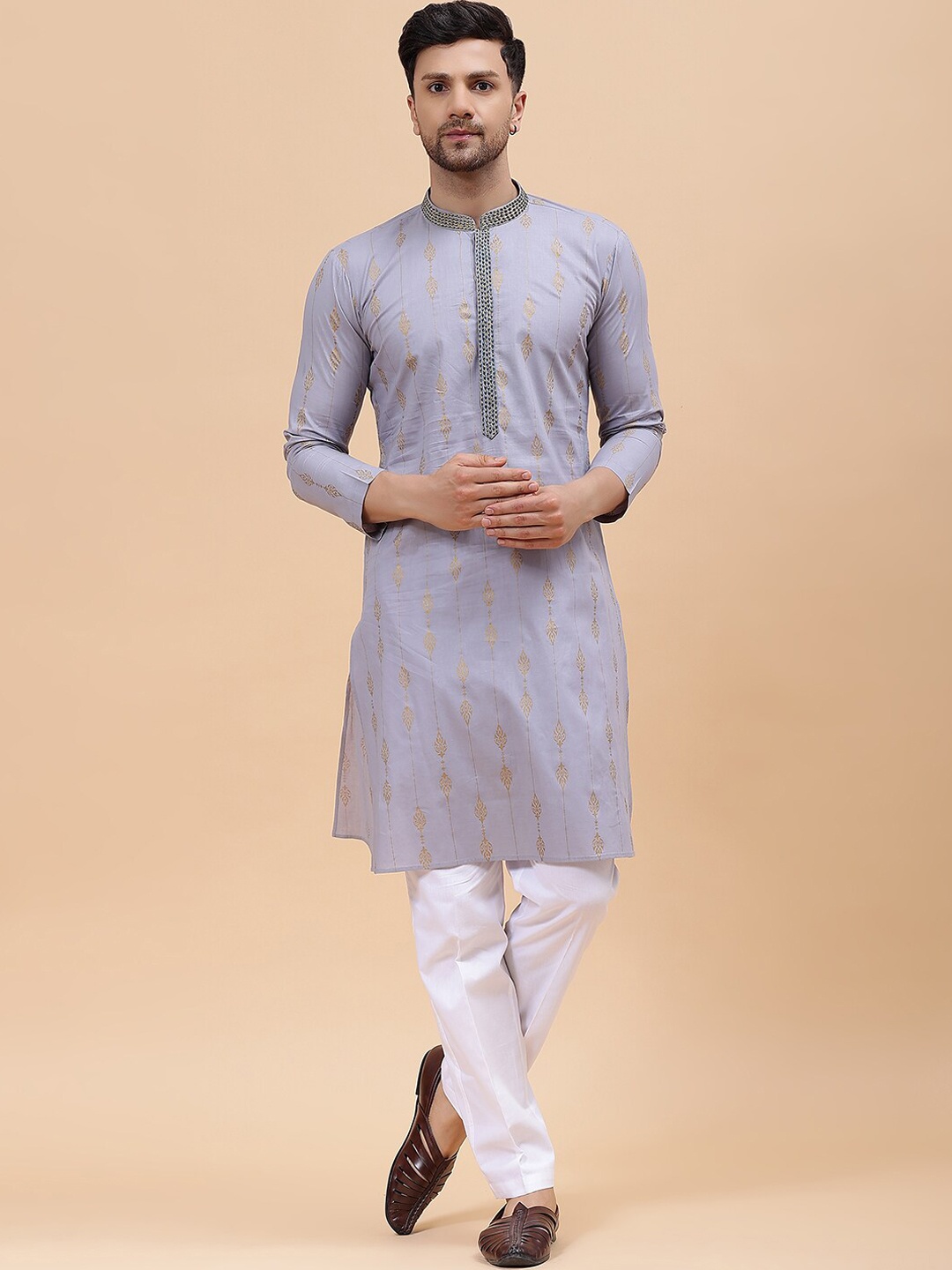 

See Designs Ethnic Motifs Printed Thread Work Pure Cotton Kurta, Grey