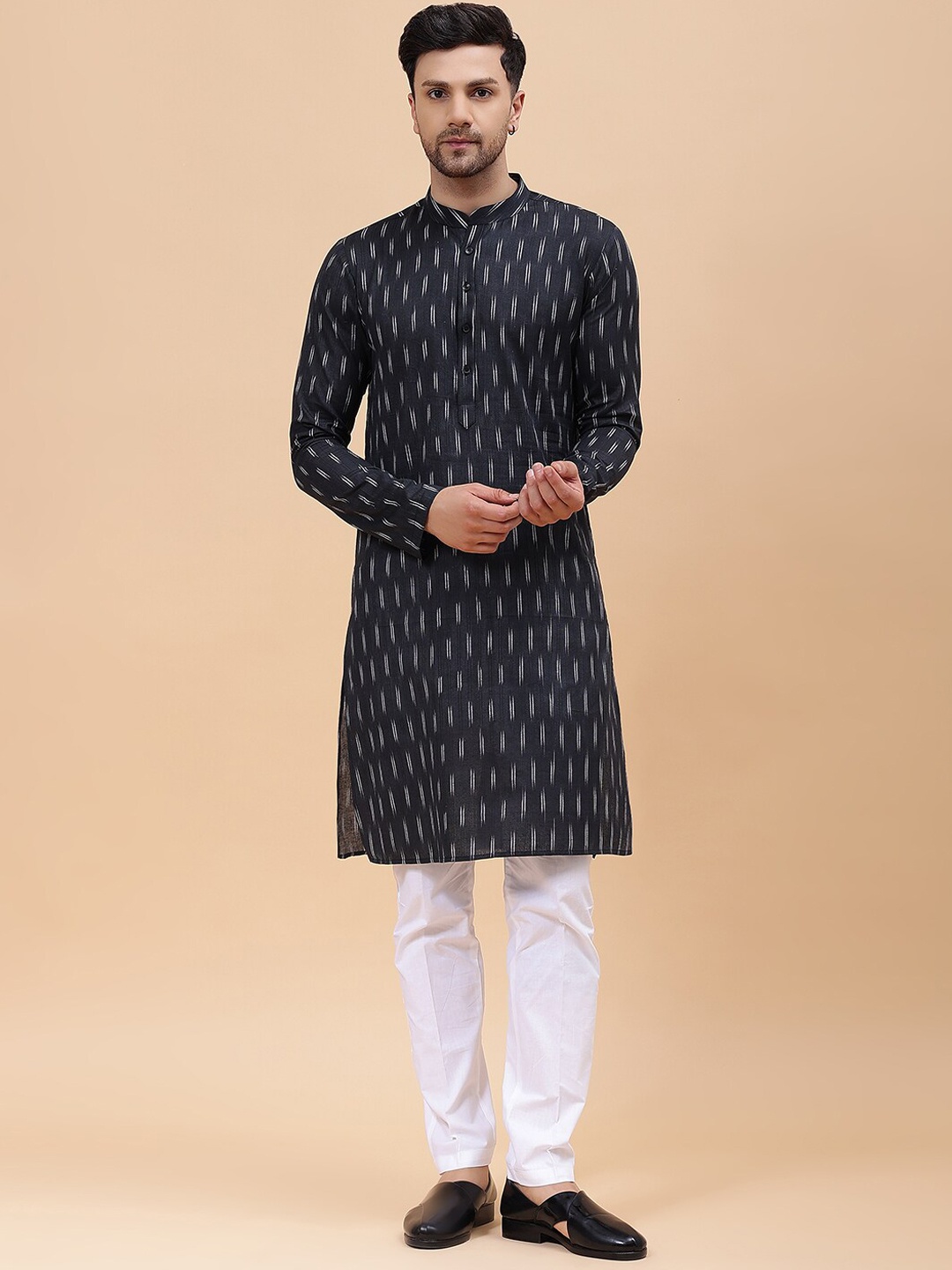 

See Designs Men Striped Thread Work Kurta, Black