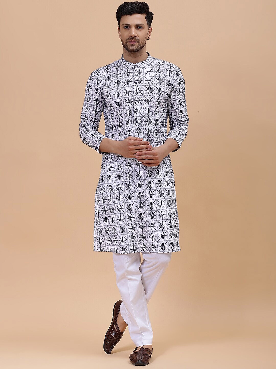 

See Designs Ethnic Motifs Printed Thread Work Pure Cotton Kurta, White