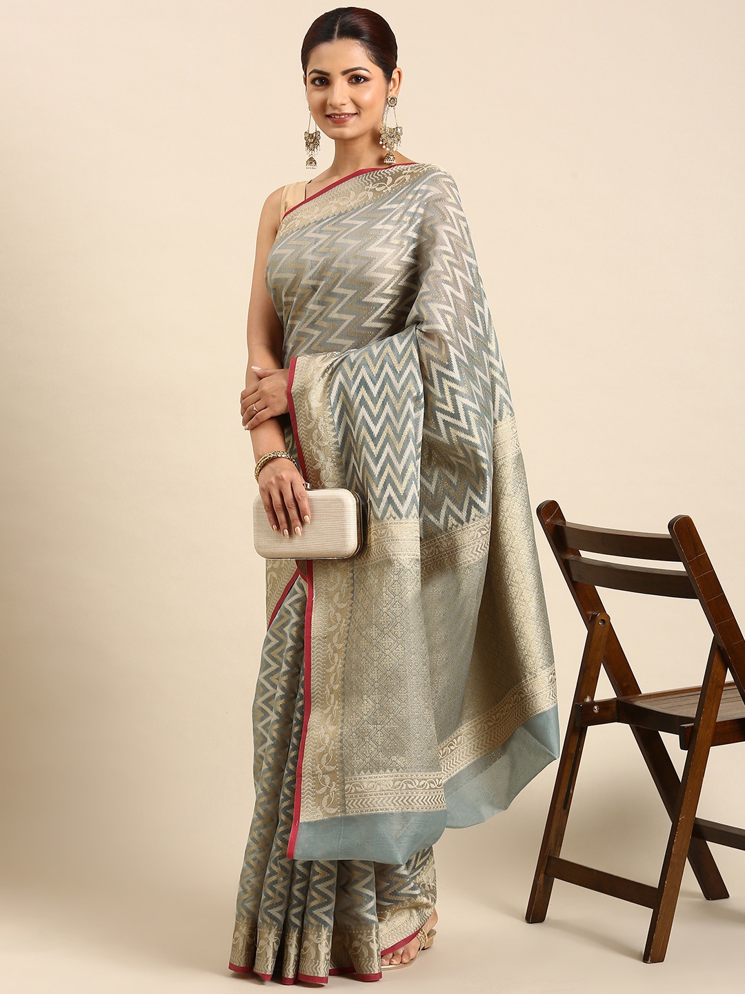 

swatika Woven Design Zari Silk Blend Banarasi Saree, Grey