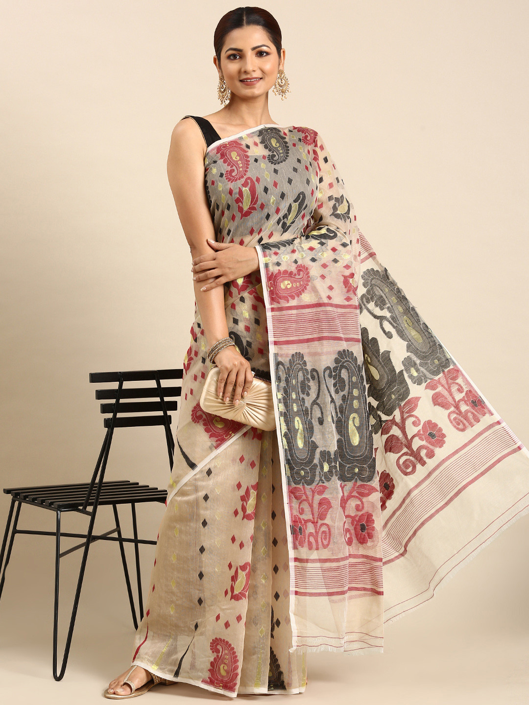 

swatika Woven Design Silk Blend Jamdani Saree, Multi