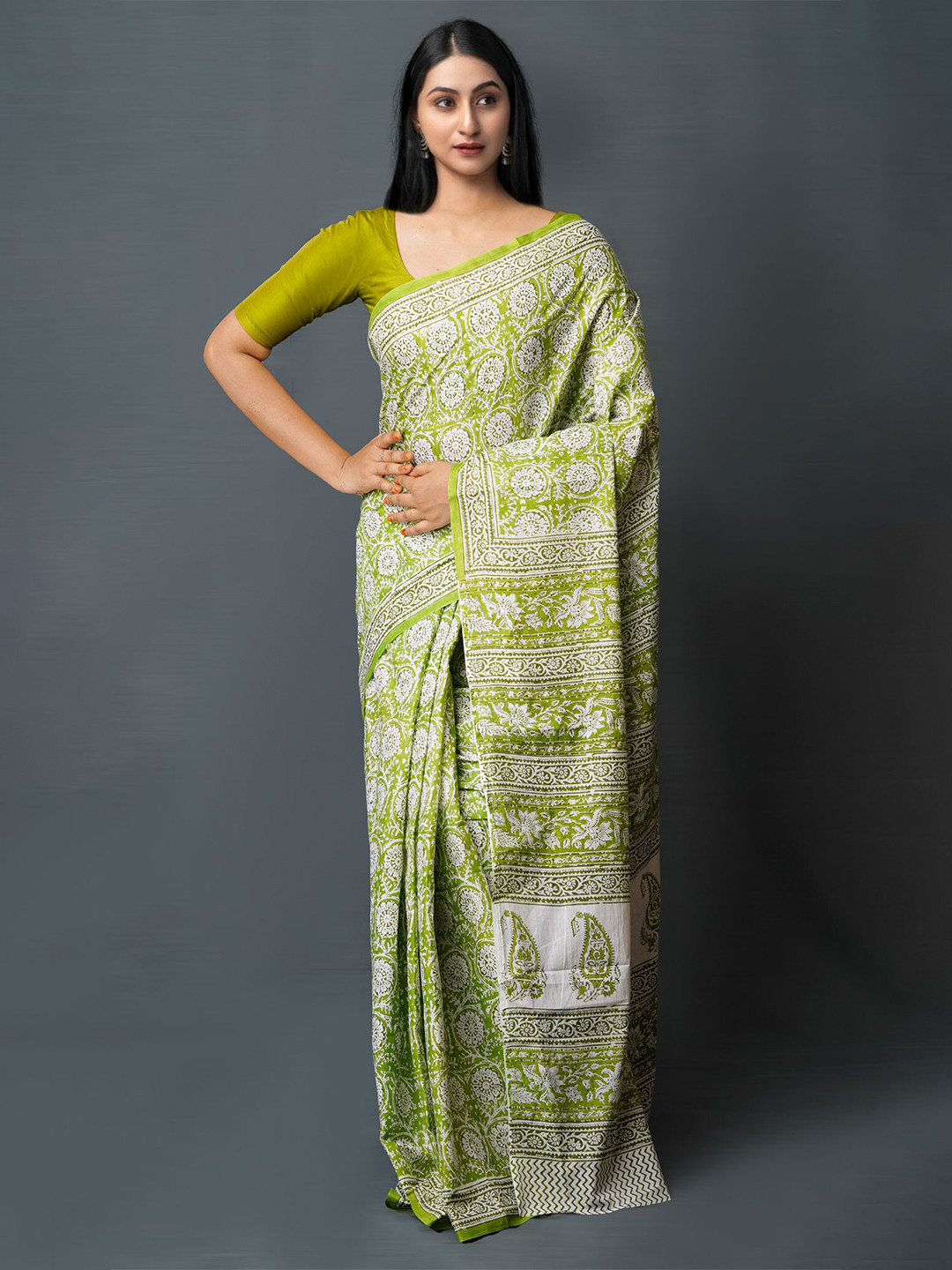

Unnati Silks Ethnic Motifs Pure Cotton Block Print Saree, Green