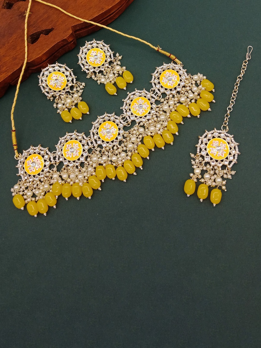 

AASHISH IMITATION Gold-Plated Stone-Studded & Beaded Jewellery Set