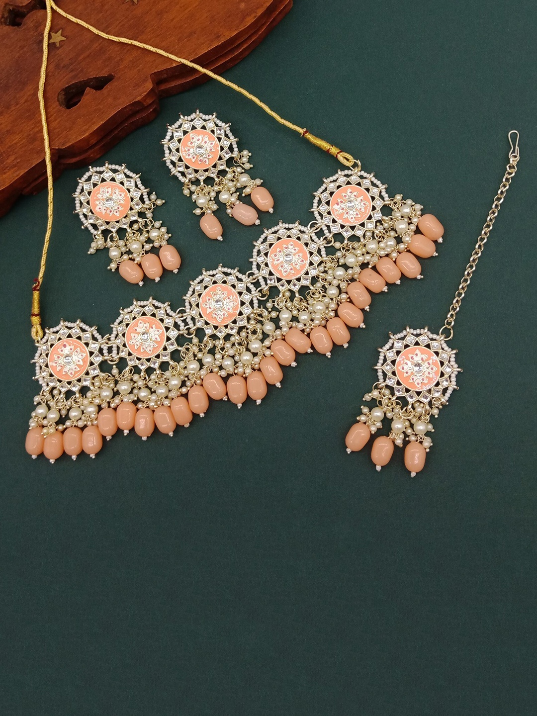 

AASHISH IMITATION Gold-Plated Kundan-Studded & Beaded Jewellery Set