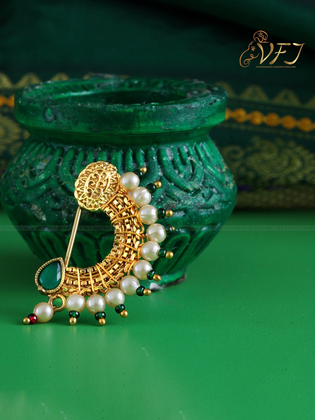 

Vighnaharta Gold-Plated Artificial Stones & Pearl Studded Nosepin