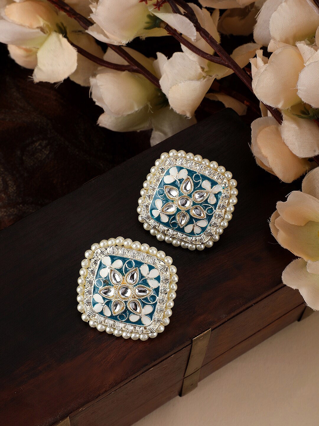 

ANIKAS CREATION Gold-Plated Kundan Studded Contemporary Studs Earrings