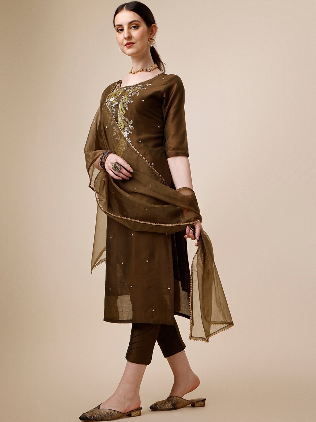 

Berrylicious Embroidered Regular Chanderi Cotton Kurta With Trousers & Dupatta, Olive