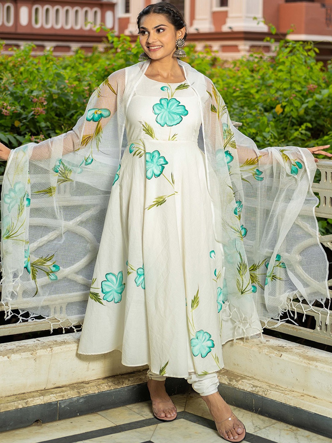 

WEAVLLITE Floral Printed Empire Pure Cotton Kurta With Churidar & With Dupatta, White