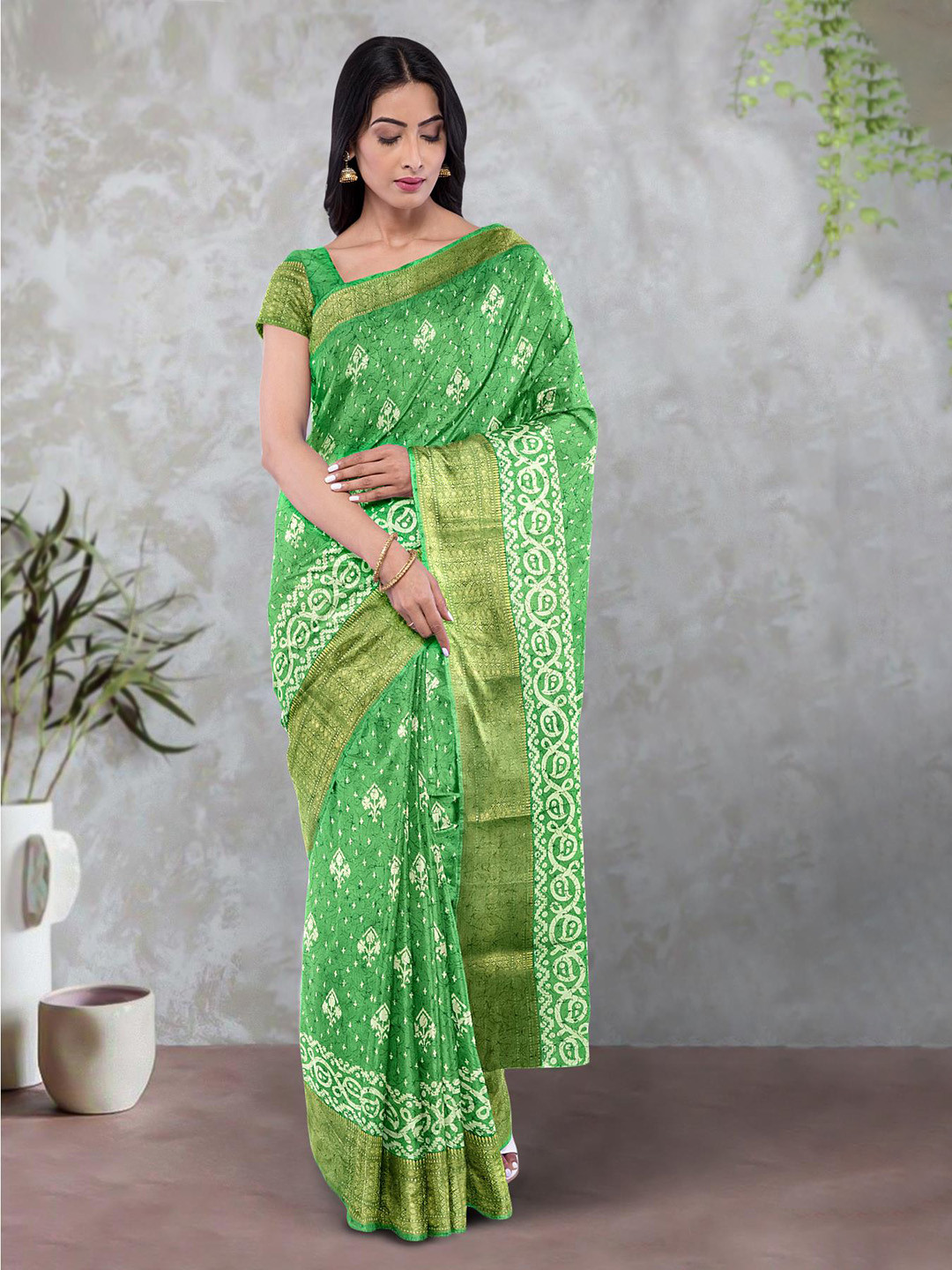

Kalamandir Ethnic Motifs Batik Printed Zari Saree, Green