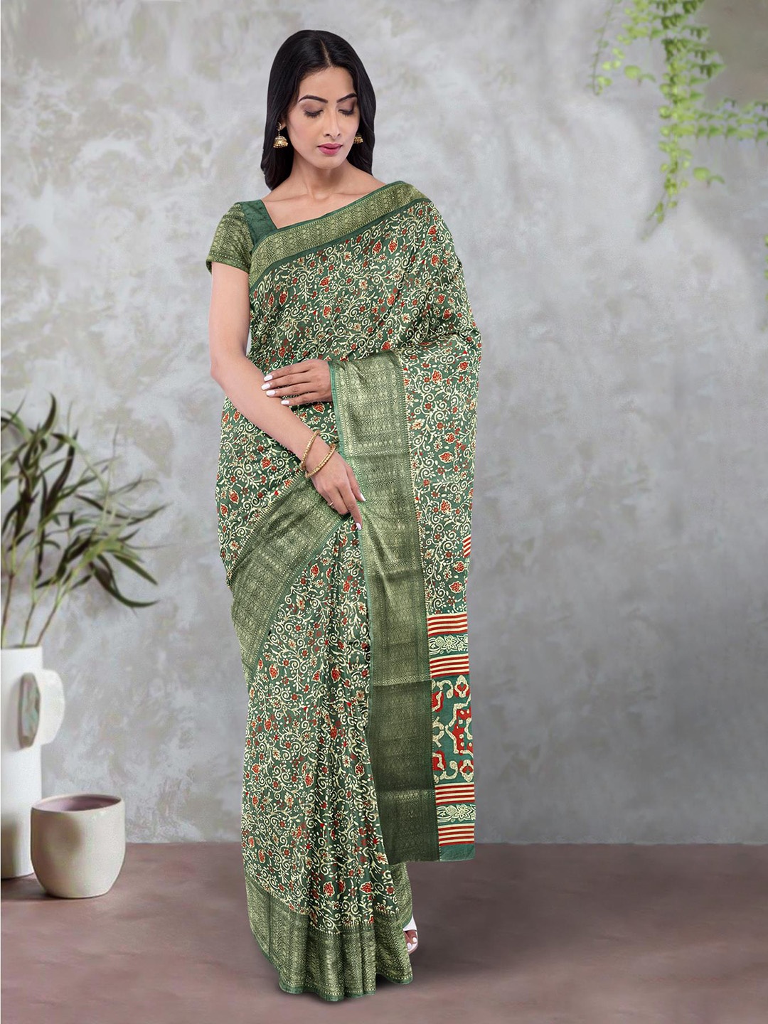 

Kalamandir Floral Printed Zari Saree, Green