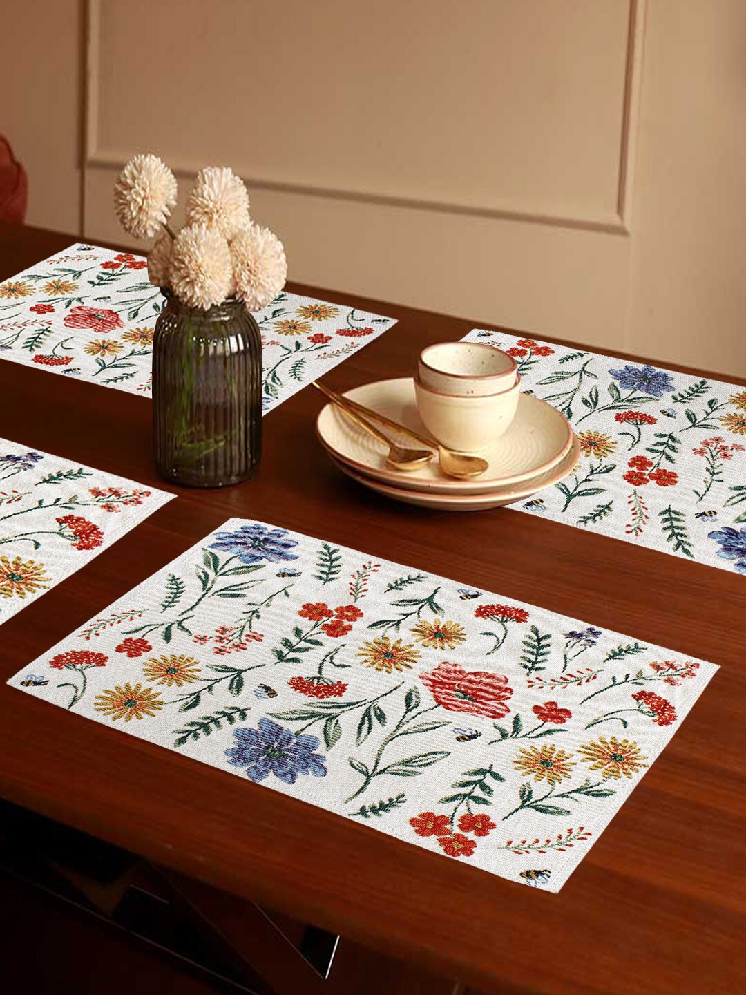 

AVI Living White 6 Pieces Jacquard Woven Table Placemats