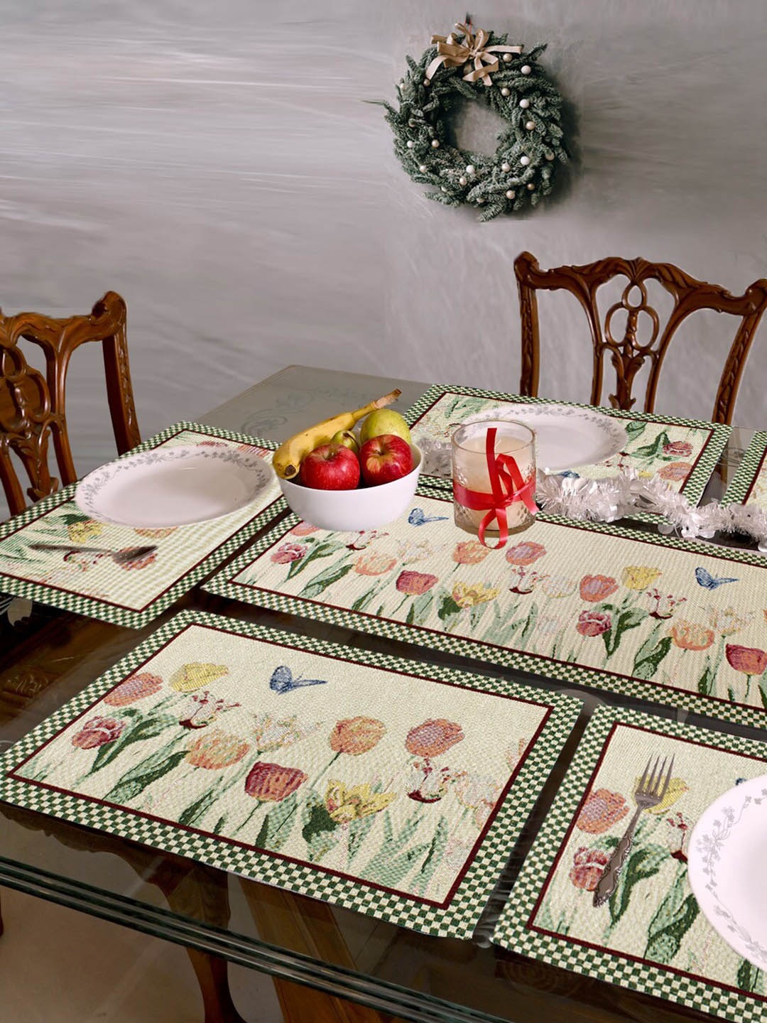 

AVI Living Green & Red 9 Pieces Jacquard Woven Table Mats & Runners