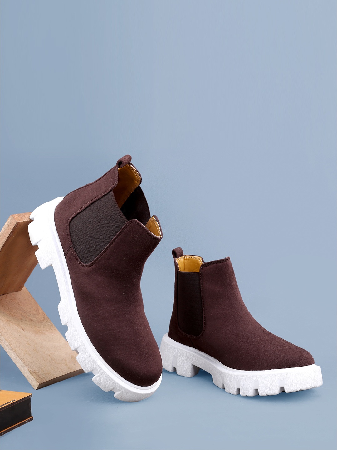 

Bxxy Men Heeled Mid-Top Suede Chelsea Boots, Brown